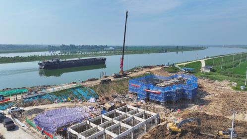 桐城建設者迎高溫保進度 重點工程提速增效